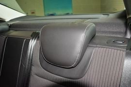 2012款福特福克斯三厢1.6L手动风尚型