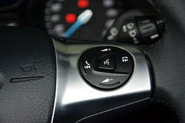 2012款福特福克斯三厢1.6L手动风尚型
