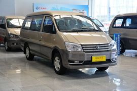 2015款东风风行菱智M5