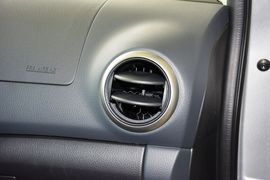 2015款日产骊威劲锐1.6XV