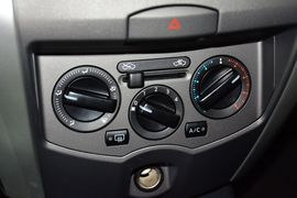 2015款日产骊威劲锐1.6XV
