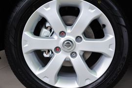 2015款日产骊威劲锐1.6XV