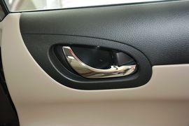 2014款日产骐达1.6L