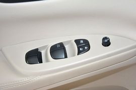 2014款日产骐达1.6L