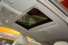 2014款日产骐达1.6L