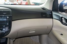 2014款日产骐达1.6L