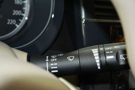 2014款日产骐达1.6L