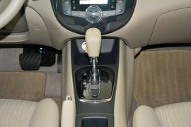 2014款日产骐达1.6L