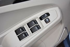 2015款吉利新远景1.3T手动尊贵型