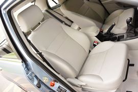 2015款吉利新远景1.3T手动尊贵型