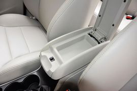 2015款吉利新远景1.3T手动尊贵型
