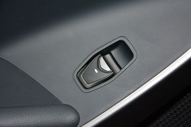 2015款现代全新胜达2.4L自动四驱智能型