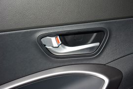 2015款现代全新胜达2.4L自动四驱智能型