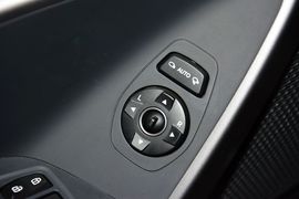 2015款现代全新胜达2.4L自动四驱智能型