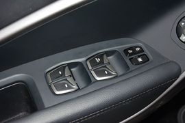 2015款现代全新胜达2.4L自动四驱智能型