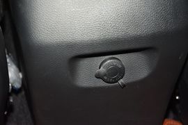 2015款现代全新胜达2.4L自动四驱智能型