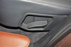 2015款现代全新胜达2.4L自动四驱智能型