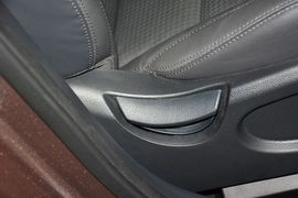 2015款现代全新胜达2.4L自动四驱智能型
