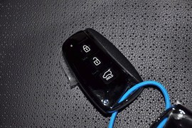 2015款现代全新胜达2.4L自动四驱智能型