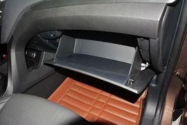 2015款现代全新胜达2.4L自动四驱智能型