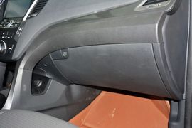 2015款现代全新胜达2.4L自动四驱智能型