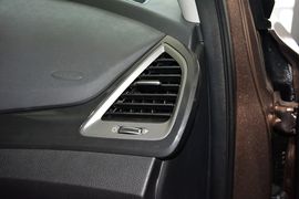 2015款现代全新胜达2.4L自动四驱智能型