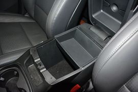 2015款现代全新胜达2.4L自动四驱智能型