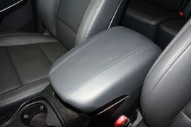2015款现代全新胜达2.4L自动四驱智能型