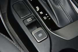 2015款现代全新胜达2.4L自动四驱智能型