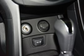 2015款现代全新胜达2.4L自动四驱智能型
