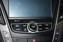2015款现代全新胜达2.4L自动四驱智能型