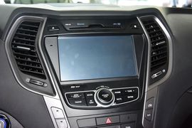2015款现代全新胜达2.4L自动四驱智能型