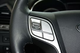 2015款现代全新胜达2.4L自动四驱智能型