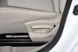 2015款长安悦翔V3