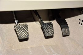 2015款长安悦翔V3