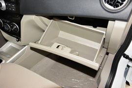 2015款长安悦翔V3