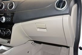 2015款长安悦翔V3