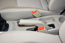 2015款长安悦翔V3