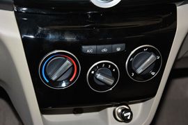 2015款长安悦翔V3