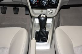 2015款长安悦翔V3