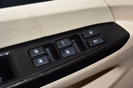 2015款长安逸动1.6L手动豪华型