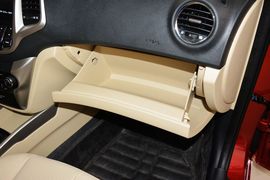 2015款长安逸动1.6L手动豪华型