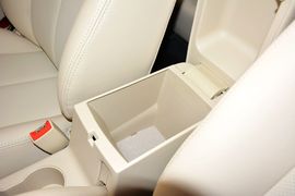 2015款长安逸动1.6L手动豪华型