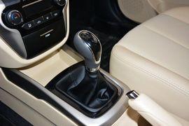 2015款长安逸动1.6L手动豪华型
