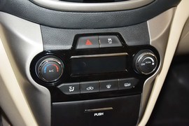 2015款长安逸动1.6L手动豪华型