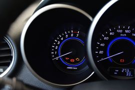 2015款长安逸动1.6L手动豪华型