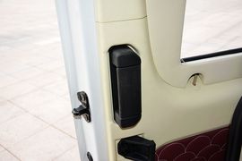 2015款福田图雅诺2.8T长轴商旅版