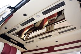 2015款福田图雅诺2.8T长轴商旅版