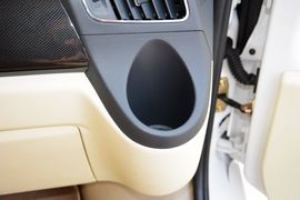 2015款福田图雅诺2.8T长轴商旅版