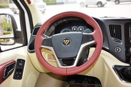 2015款福田图雅诺2.8T长轴商旅版